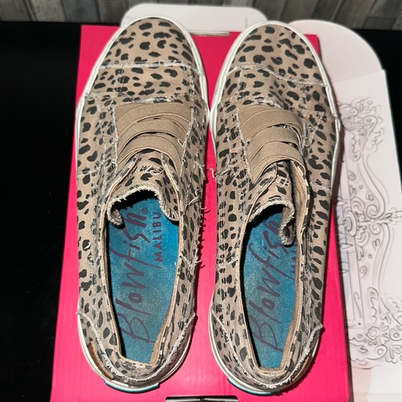 Blowfish Slip On Shoes - Picture 2 of 5